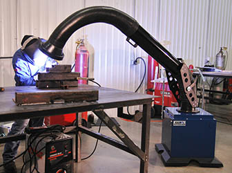 Extractor de humo portátil con brazo híbrido